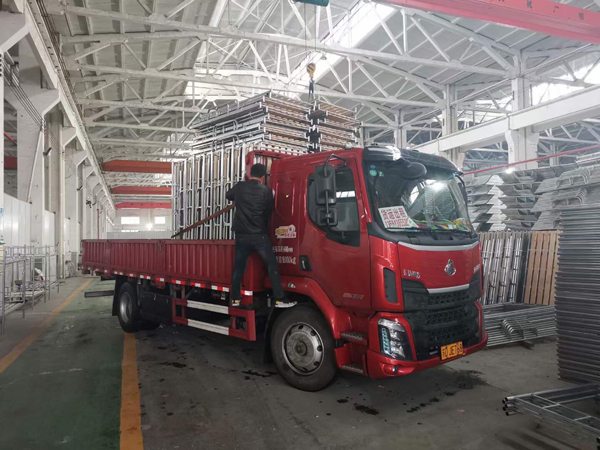 门式脚手架发货